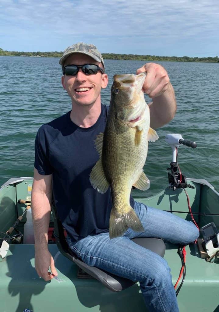 andrew juran holding largemouth-bass-vertical-hold